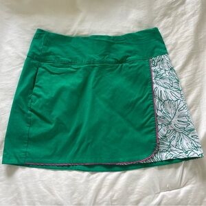 Green Lady Hagan Skirt with Leaf Print Accent‎